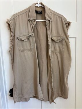 100% cotton bikers wear Sleeveless Beige Utility Shirt with back graphic